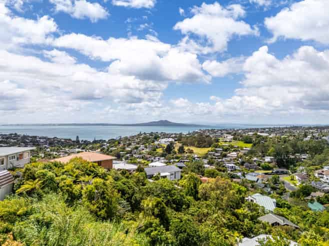 92 Knights Road, Rothesay Bay