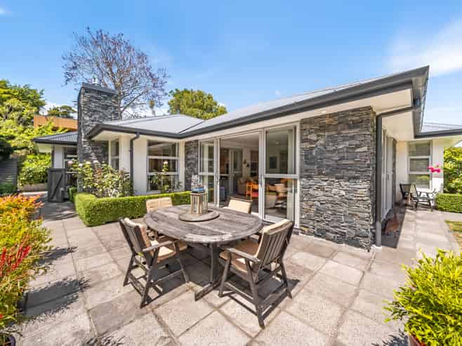 6 Bateson Way, Heretaunga