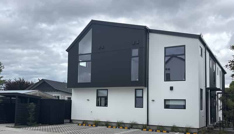 4/9 Whittington Avenue, Woolston