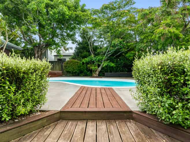 85 Hutchinson Road, Bucklands Beach