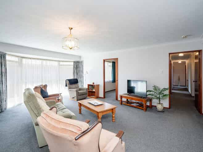 124 Kildare Drive, WAIKIWI