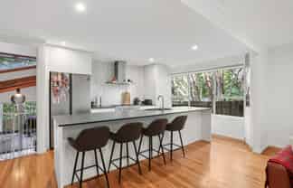 16 Fawcett Road, Laingholm