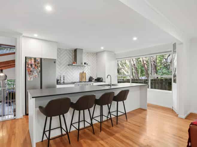 16 Fawcett Road, Laingholm