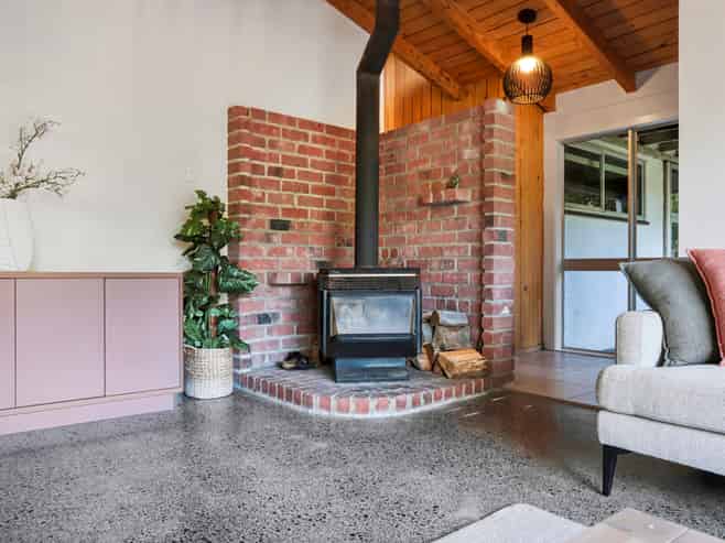 16 Fawcett Road, Laingholm