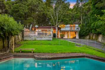 16 Fawcett Road, Laingholm