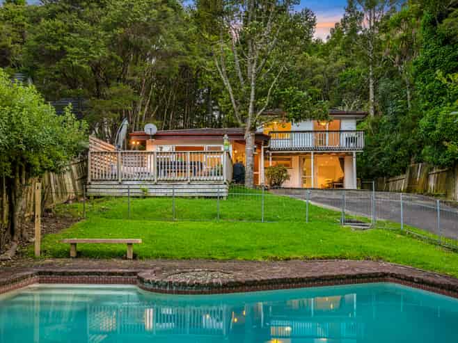 16 Fawcett Road, Laingholm