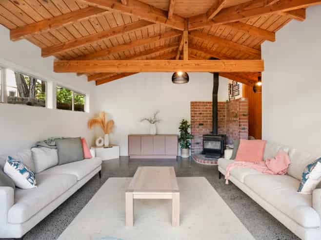 16 Fawcett Road, Laingholm