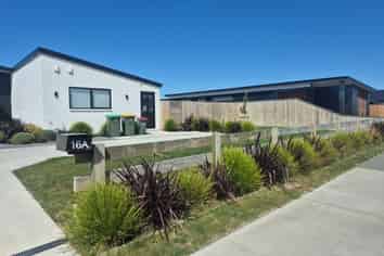 16A Candlesticks Crescent, Lincoln