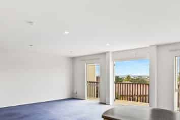 145E Hobsonville Road, West Harbour