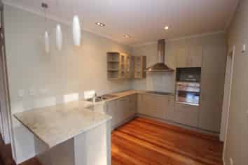 82 McCullough Ave, Three Kings