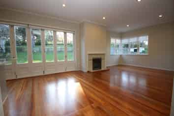 82 McCullough Ave, Three Kings