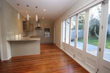 82 McCullough Ave, Three Kings