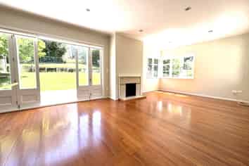 82 McCullough Ave, Three Kings