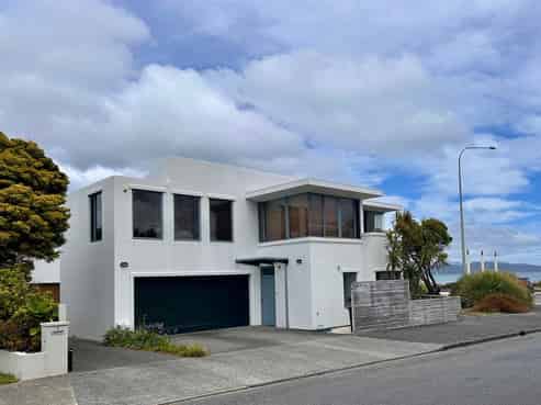 167 The Esplanade, Petone