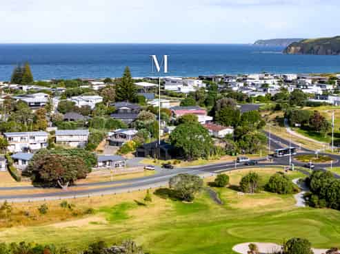 2 Pioneer Crescent, Omaha