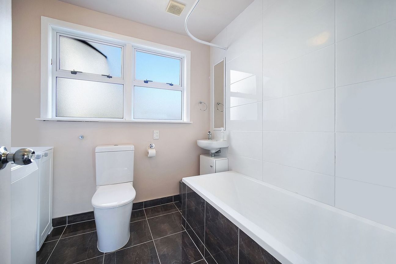 Furnished- 3BR/ Pakuranga Hts-Inc. White Ware - Vista 4