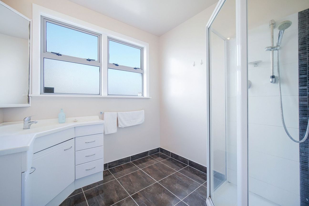 Furnished- 3BR/ Pakuranga Hts-Inc. White Ware - Més