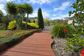 9 Water Race Lane, Thames