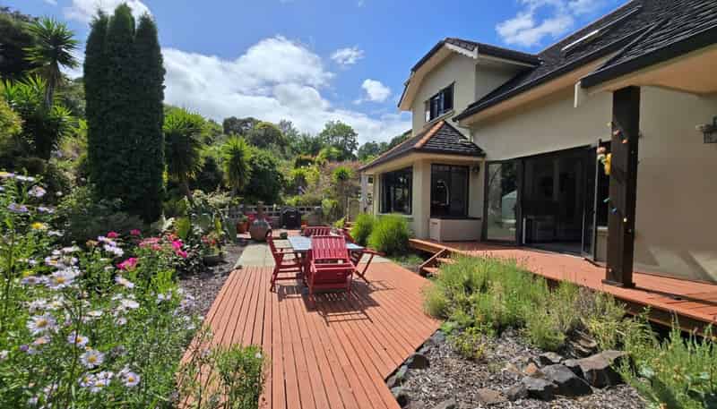 9 Water Race Lane, Thames