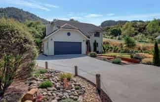 9 Water Race Lane, Thames