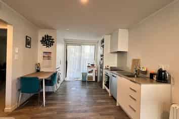 2E/11 Newtown Avenue, Newtown