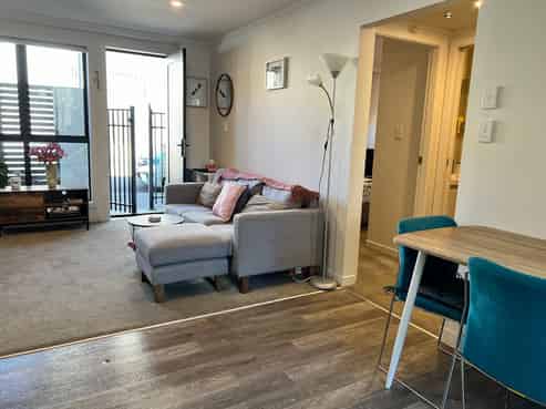 2E/11 Newtown Avenue, Newtown