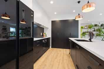 9 Kamokore Glade, Pyes Pa