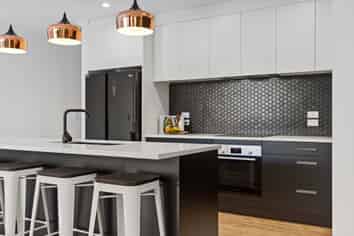 9 Kamokore Glade, Pyes Pa