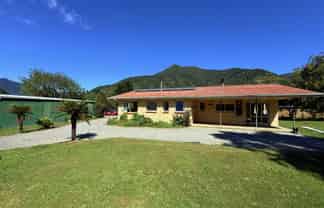 1078 Opouri Road, RD1, Rai Valley