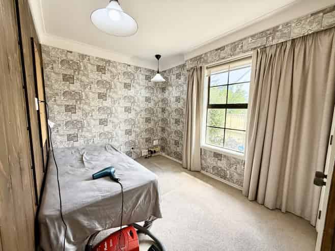 4 Arran Cresent , Woolston