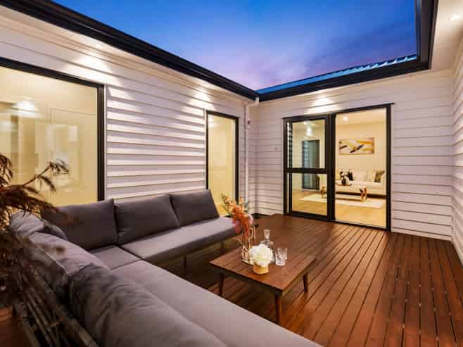 14 Karahui Road, Clevedon