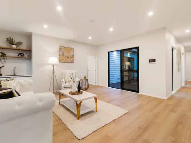 14 Karahui Road, Clevedon