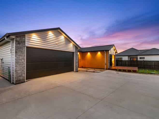 14 Karahui Road, Clevedon