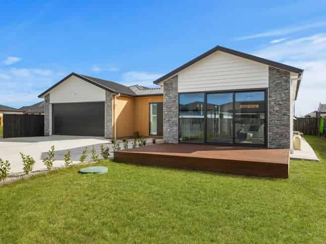 14 Karahui Road, Clevedon