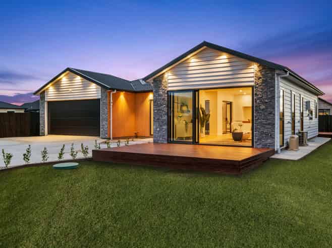 14 Karahui Road, Clevedon