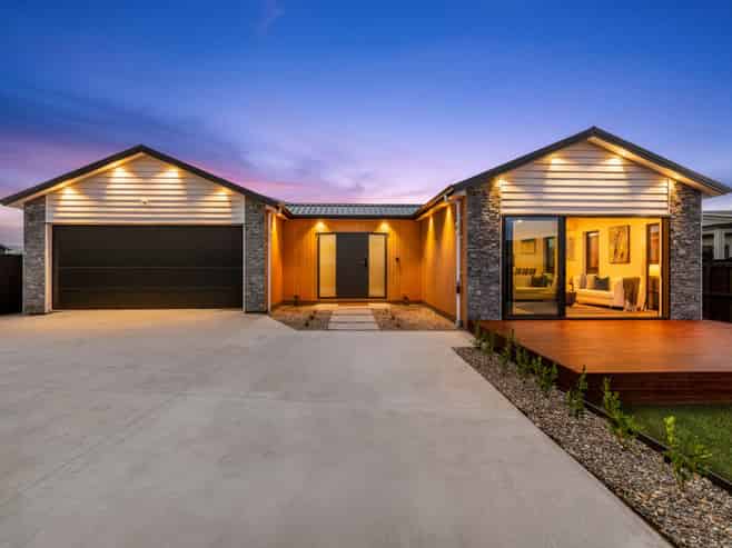 14 Karahui Road, Clevedon