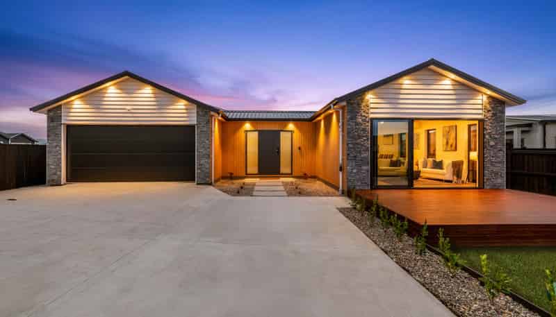 14 Karahui Road, Clevedon