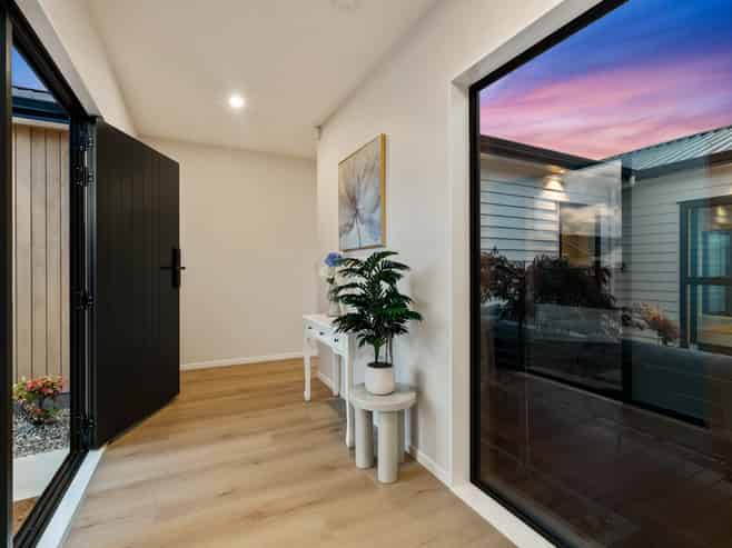 14 Karahui Road, Clevedon