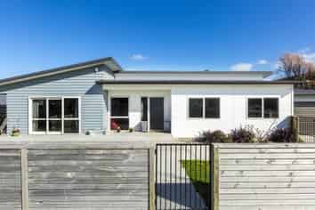 69 Merton Street, Trentham