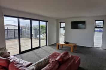 32 Jules Crescent, Bell Block