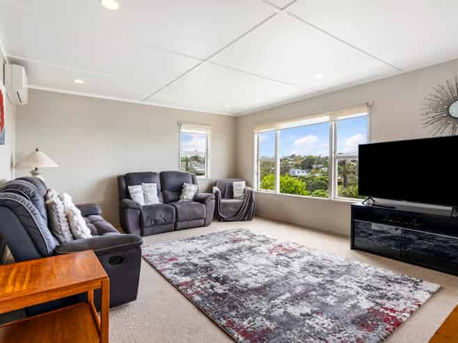 17 Sealy Road, Torbay