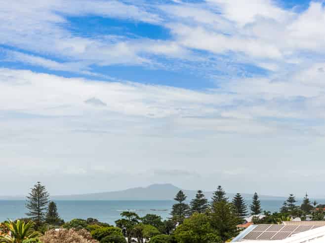 17 Sealy Road, Torbay