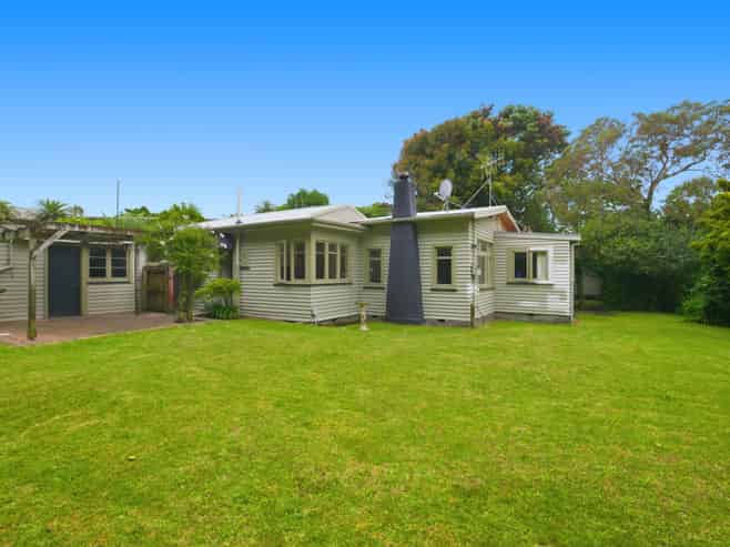 2 Kohutuhutu Road, Raumati Beach