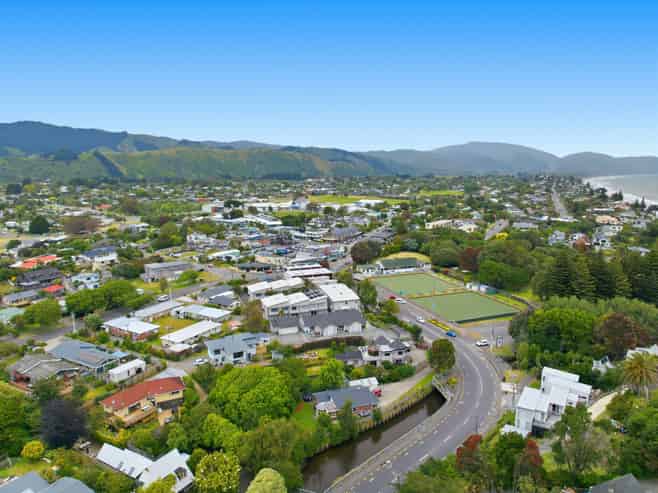 2 Kohutuhutu Road, Raumati Beach