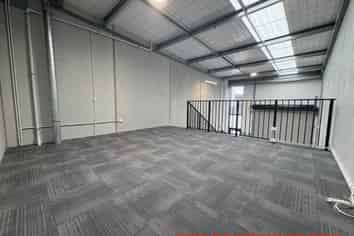 97m2 Industrial Space with Two Carparks 