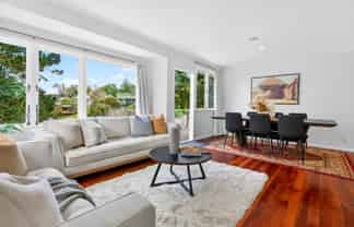 17 Lysander Crescent, Beach Haven