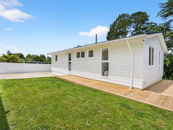 17 Lysander Crescent, Beach Haven