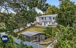 17 Lysander Crescent, Beach Haven