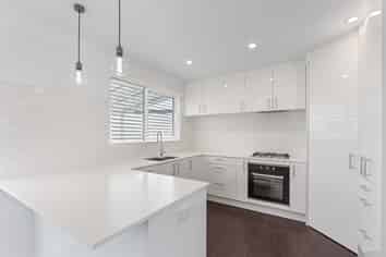 11 Avon Place, Springvale