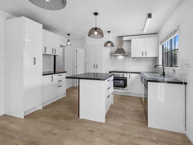 51C  First Avenue, Avenues